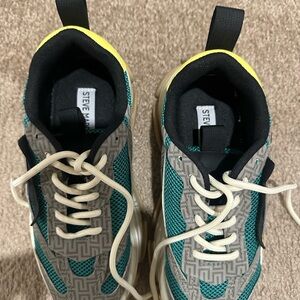 Steve Madden Teal and Yellow Athletic Shoes